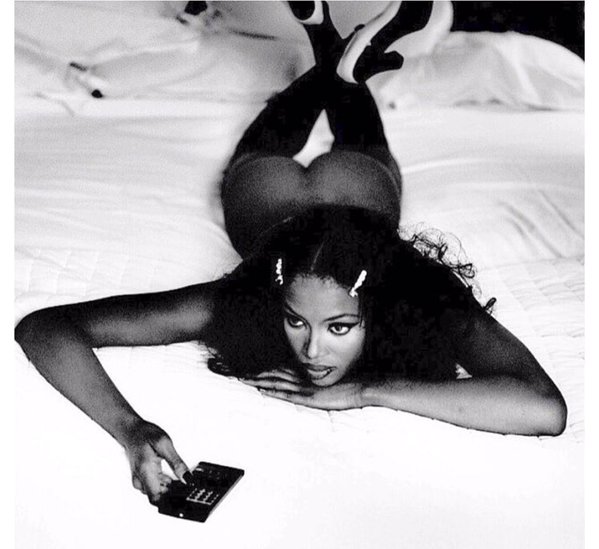 Naomi Campbell Topless Pics Thefappening