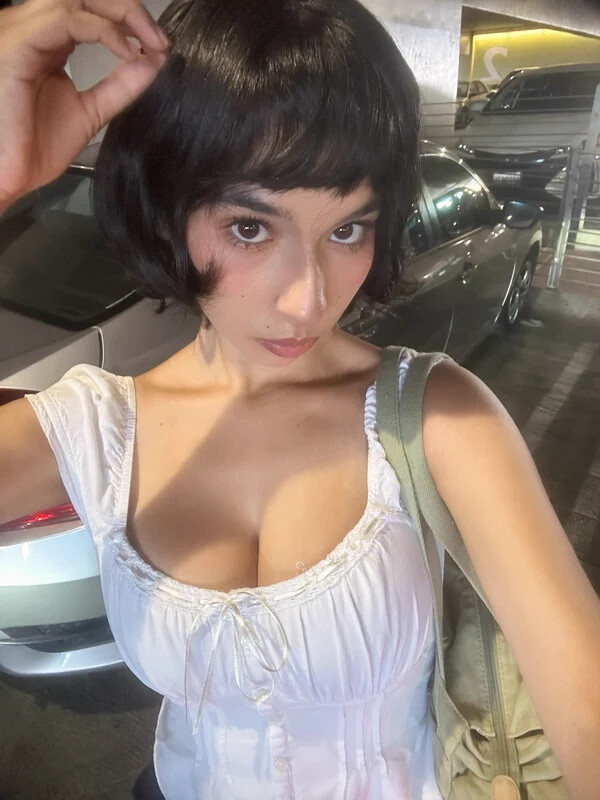 0700X7 nude photo 2