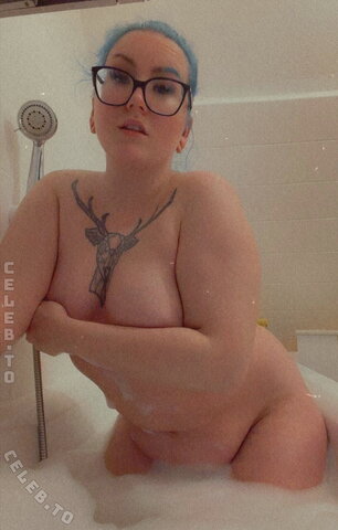 0nixchan nude photo 15