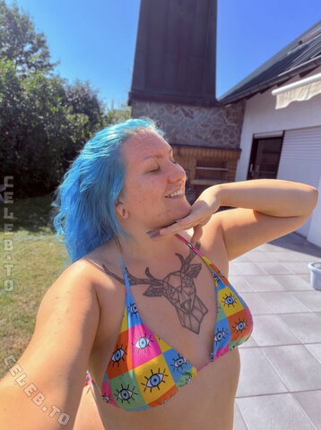 0nixchan nude photo 1