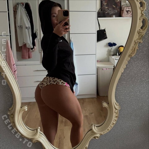 1tskimmyxo nude photo 9