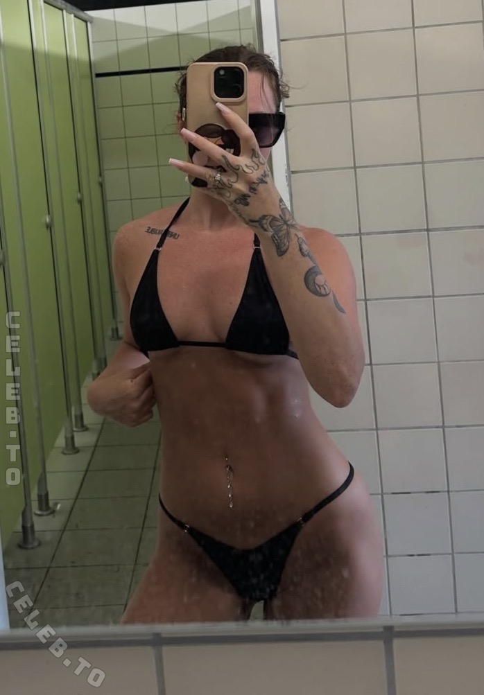 1tskimmyxo nude photo 1