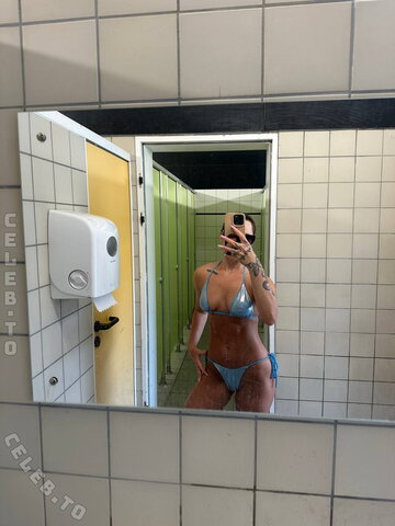 1tskimmyxo nude photo 6