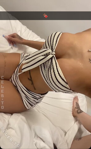 28.leyla Sexy (1 photo)