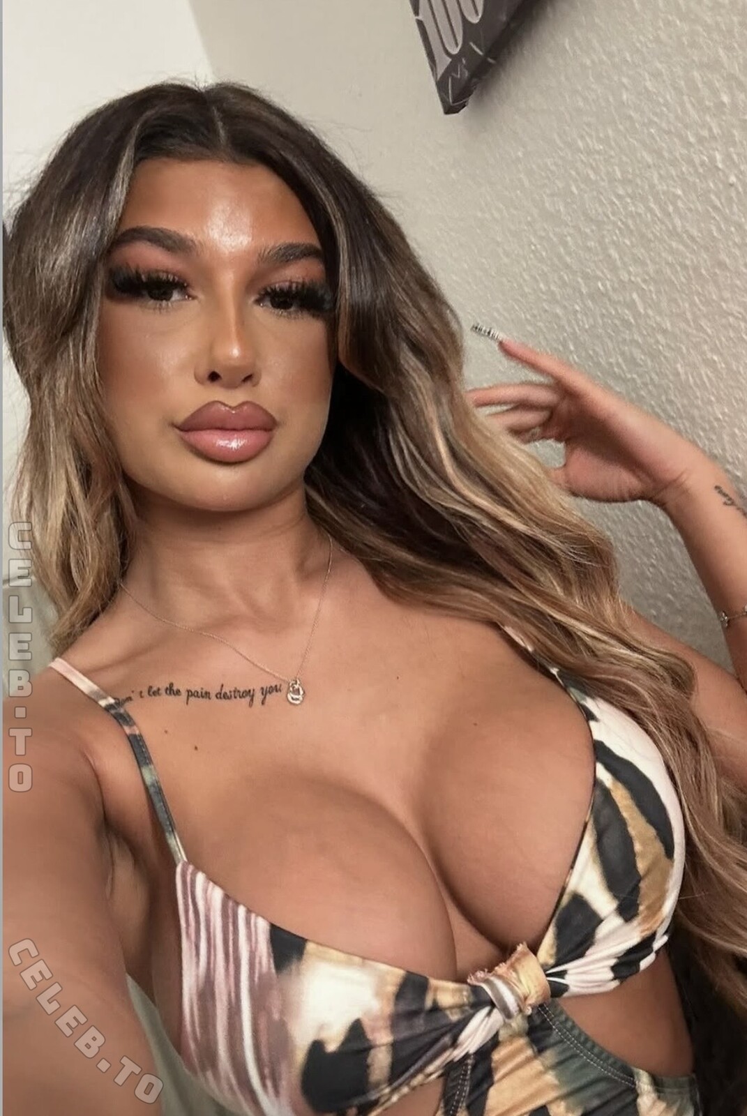 28.leyla nude photo 2