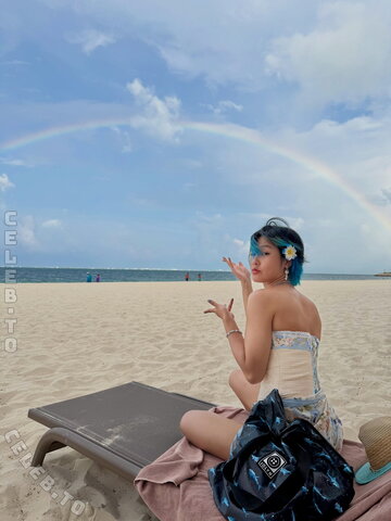 39Daph nude photo 2