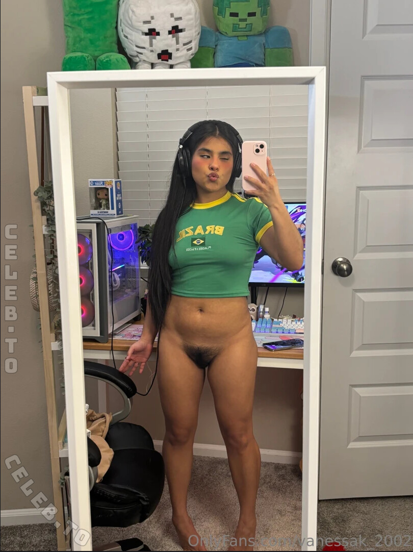 444vanessa nude photo 4