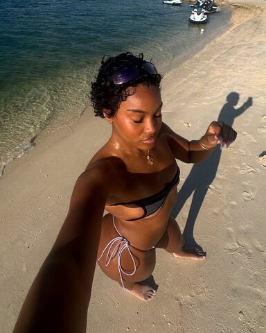 6ourt nude photo 22