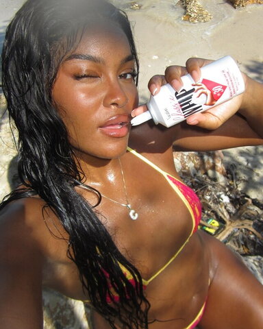 6ourt nude photo 19