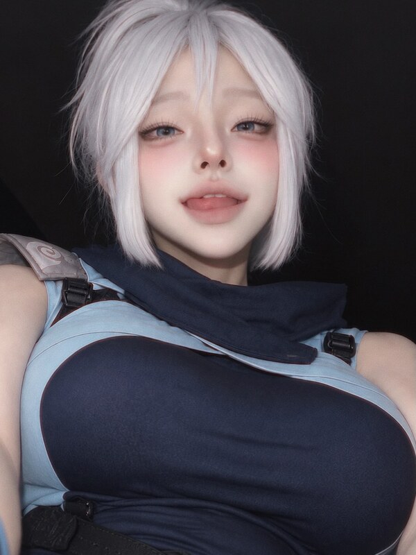 825io nude photo 3