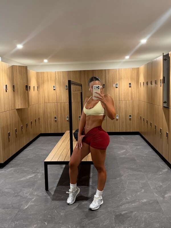Aaliaschembrii nude photo 5