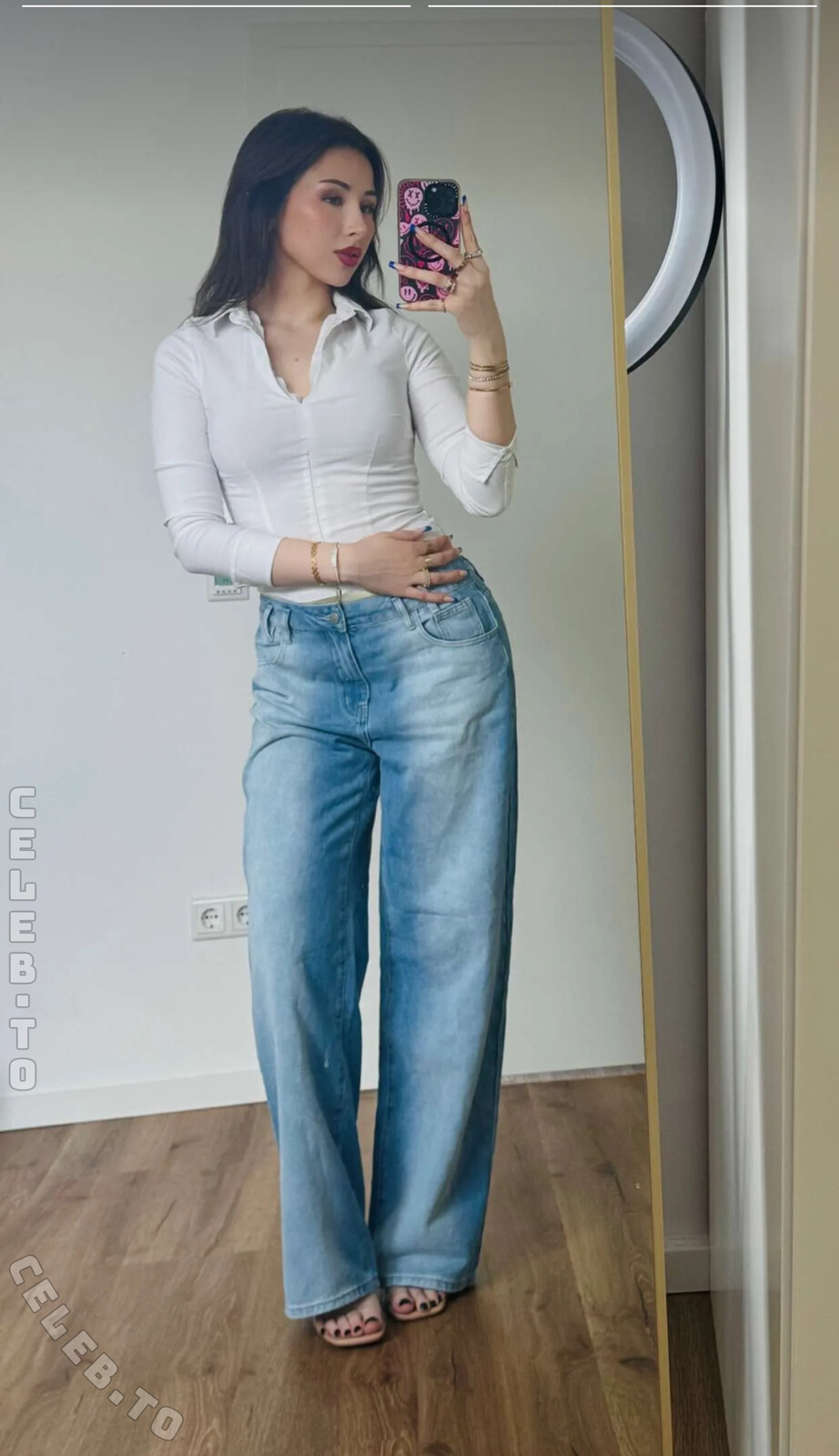 Aanys nude photo 2