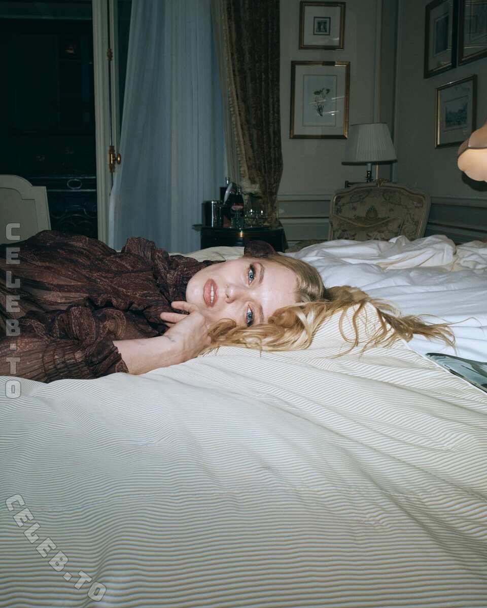 Abbey Lee Kershaw nude photo 1
