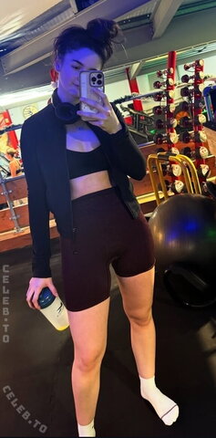 Abbi Pulling nude photo 8