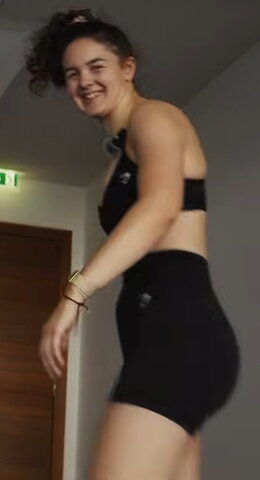 Abbi Pulling nude photo 6