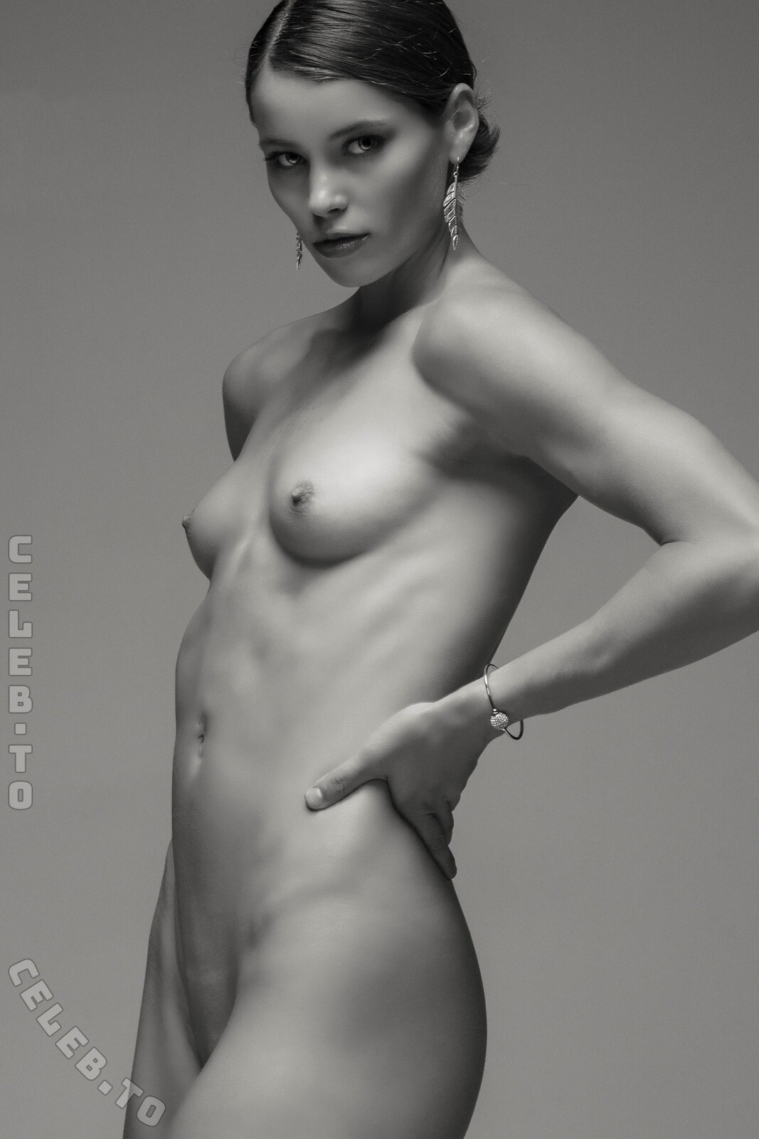abbiedomit nude photo 25
