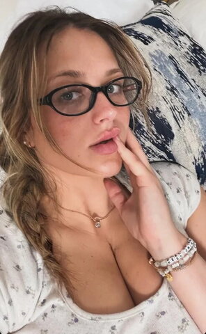 Abby Huxley nude