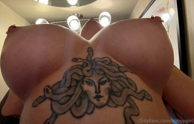 Abbygiirl nude photo 1