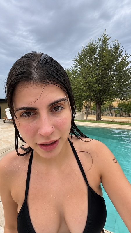 Abbyimu nude photo 3
