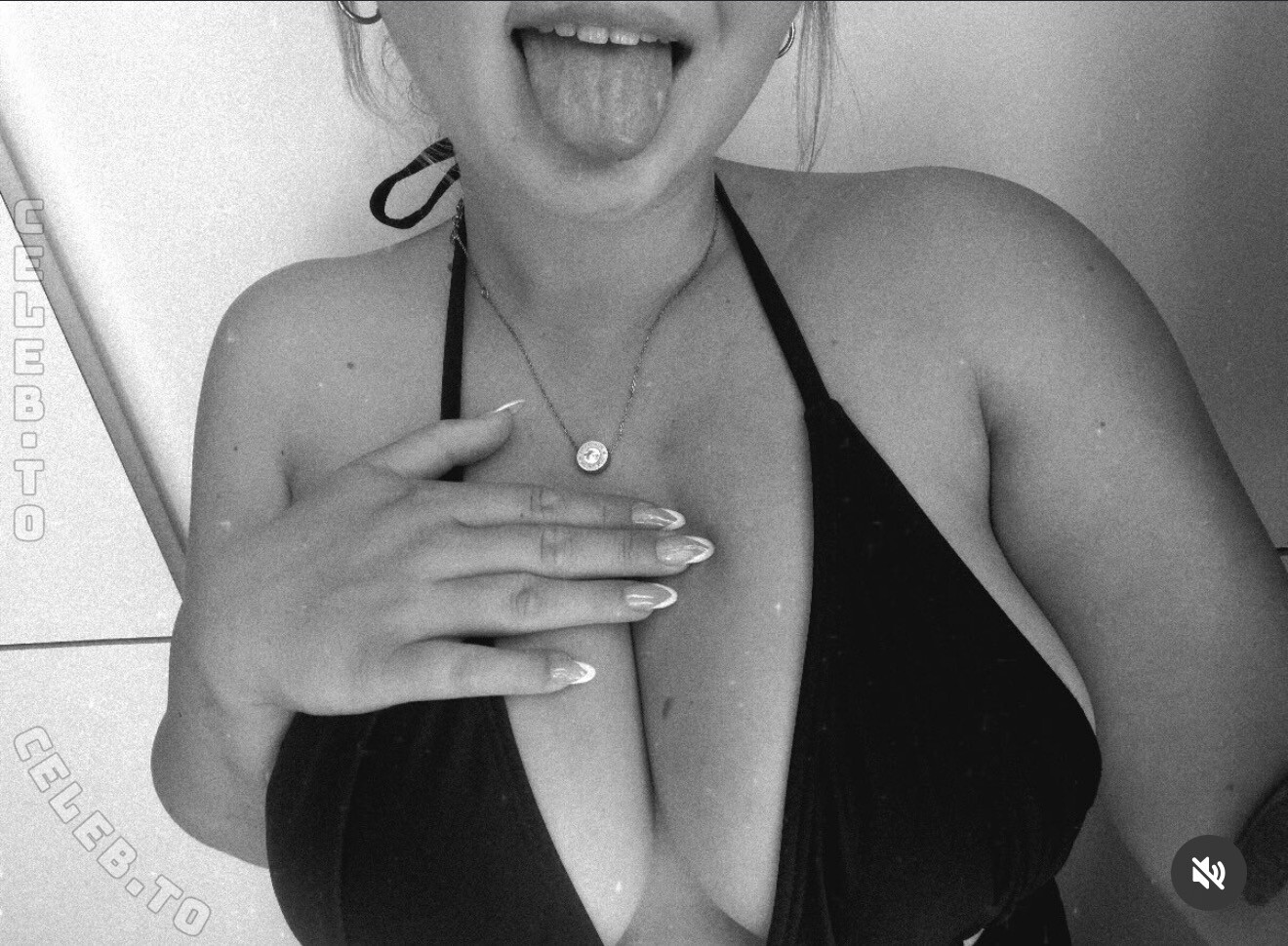 _abcdesi_ nude photo 1