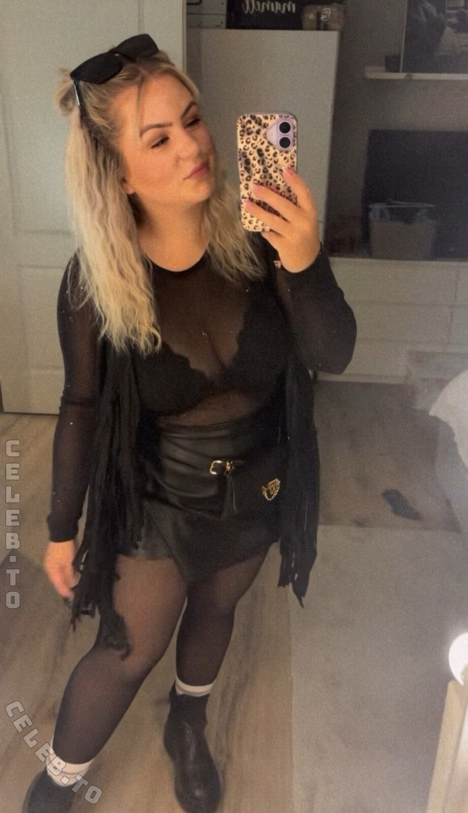 _abcdesi_ nude photo 1
