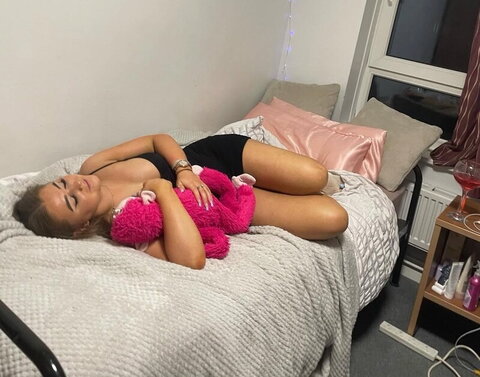 Abi Kent nude photo 2