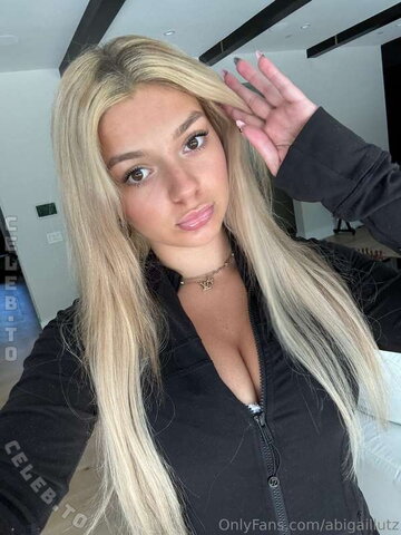 Abigail Lutz photo 2