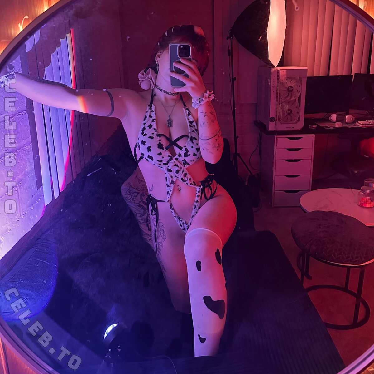 AbiLee nude photo 1
