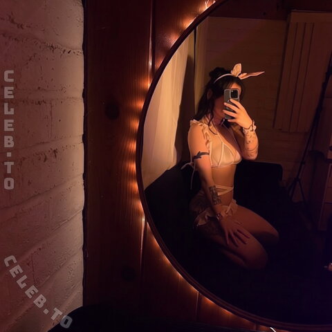 AbiLee nude photo 3