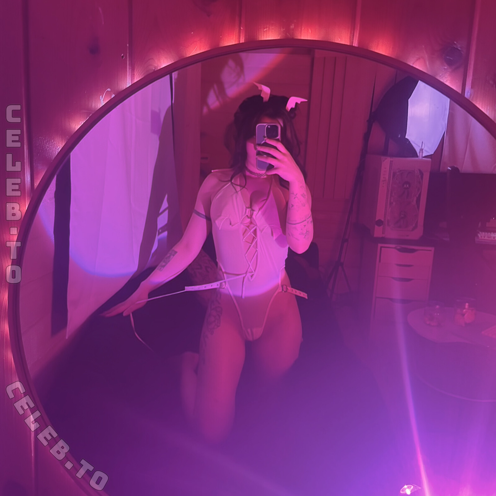 AbiLee nude photo 4