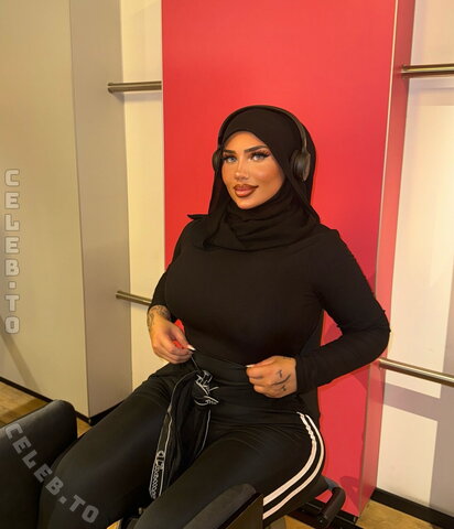 abir.zrk nude photo 5