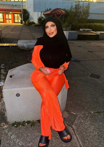 abir.zrk nude photo 7