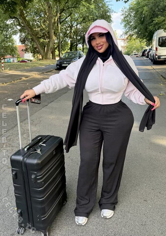 abir.zrk nude photo 2