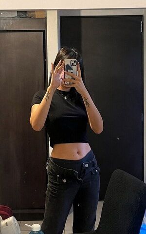 Abisicari nude photo 4