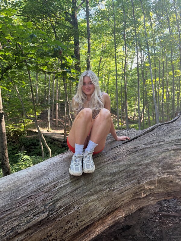 acadia_waters nude photo 14