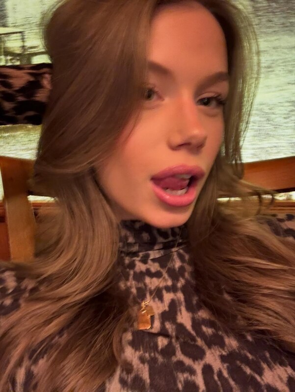 actuallyyhelen nude photo 5