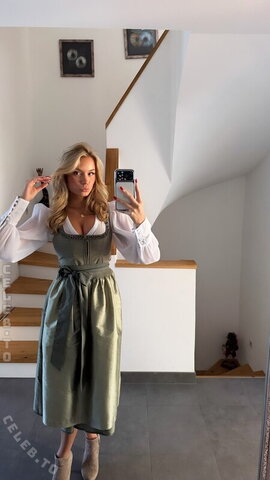 actuallyyhelen Hot (1 photo)