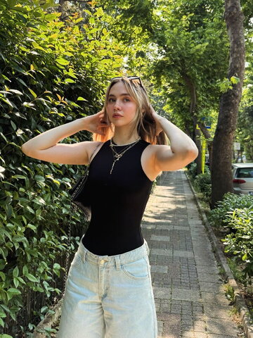 Ada Adanır nude photo 29
