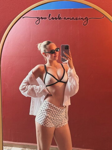 Ada Adanır nude photo 10