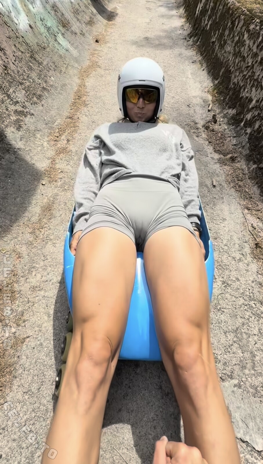 Ada Theilken nude photo 1