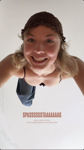 Ada Theilken – From the story of 12.09: A little cleavage, a little lingerie, and a step through the cycling shorts