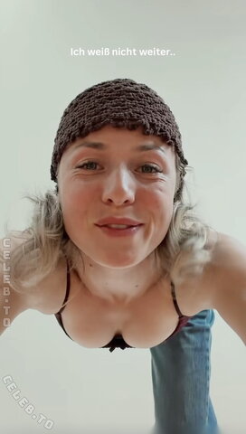 Ada Theilken nude photo 1
