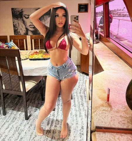 Addariss Garcia nude photo 1