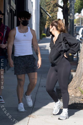 Addison Rae nude photo 105