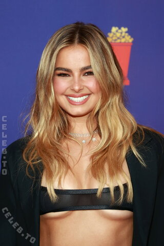 Addison Rae nude photo 115