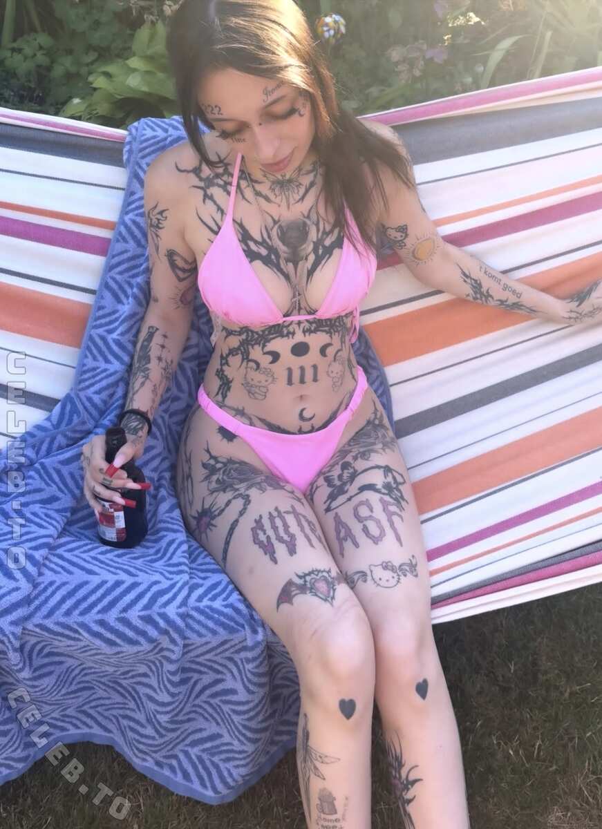 Addyyy.444 nude photo 2