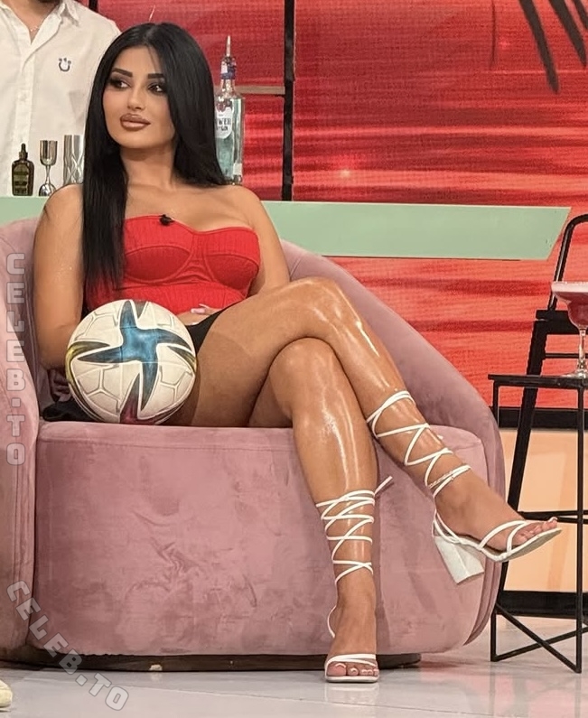 Adelina Hyseni nude photo 5