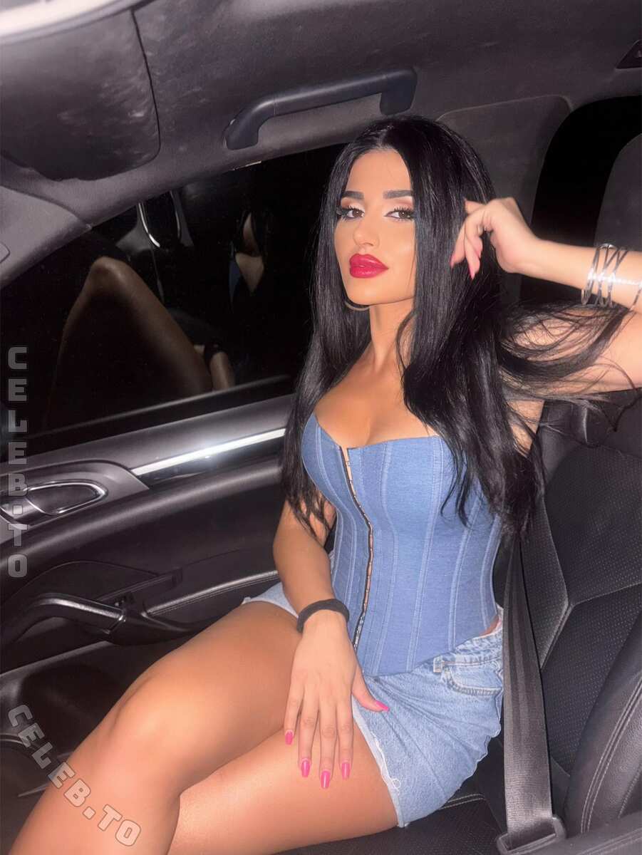 Adelina Hyseni nude photo 3