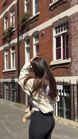 Adelina Noellee Fresh (1 photo)