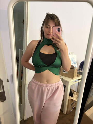 Adia nude photo 3